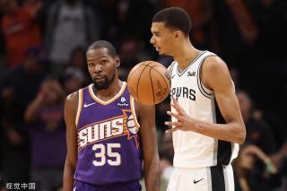 中展现了坚 中展现了坚