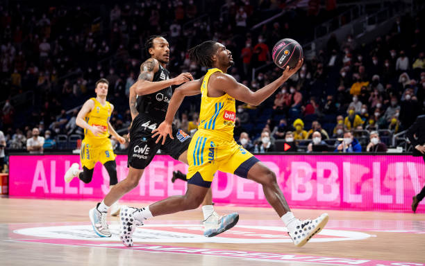 球队签下了 球队签下了